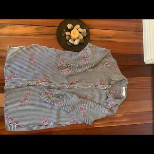 Women’s Solitaire stripped floral blouse small